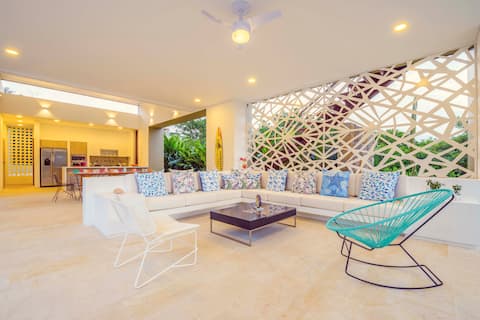Top Airbnb: Tropical Minimalism in Anapoima in Anapoima