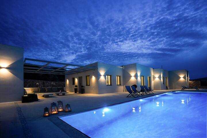VIP Villa Pearl, Private pool, jacuzzi, sea view gallery image 2