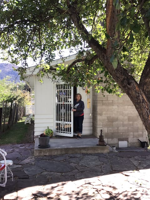 Top Airbnb: Teddy’s Place- STR# 054 in Buena Vista