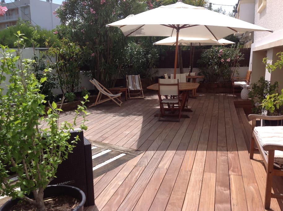 Terrasse paysagée et aménagée plein sud 95 m2