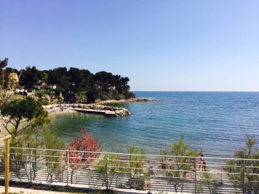 Plage du Cap Rousset à 300m de l'appartement