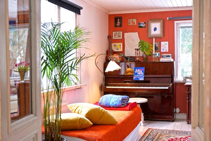 Room in Artist house nearby Helsinki