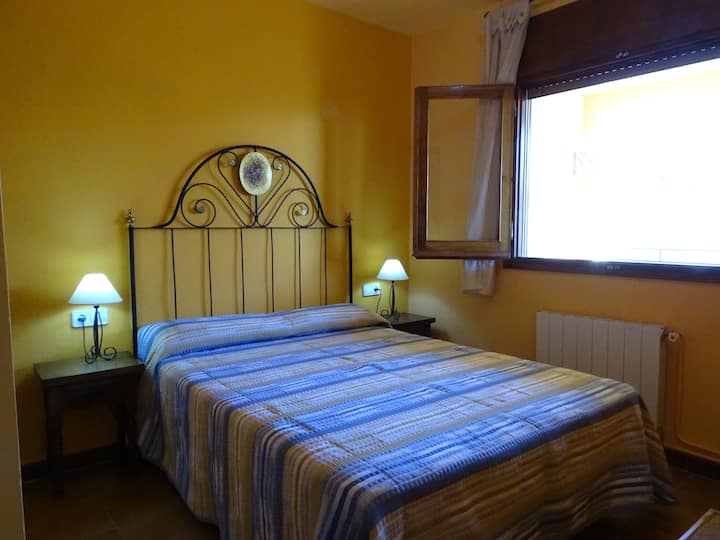 ห้องสองห้อง