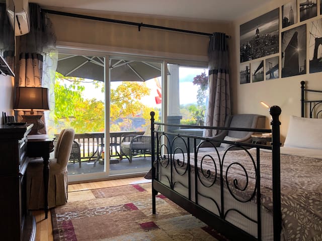 Walk to Falls ••• Riverview One Bedroom apartment