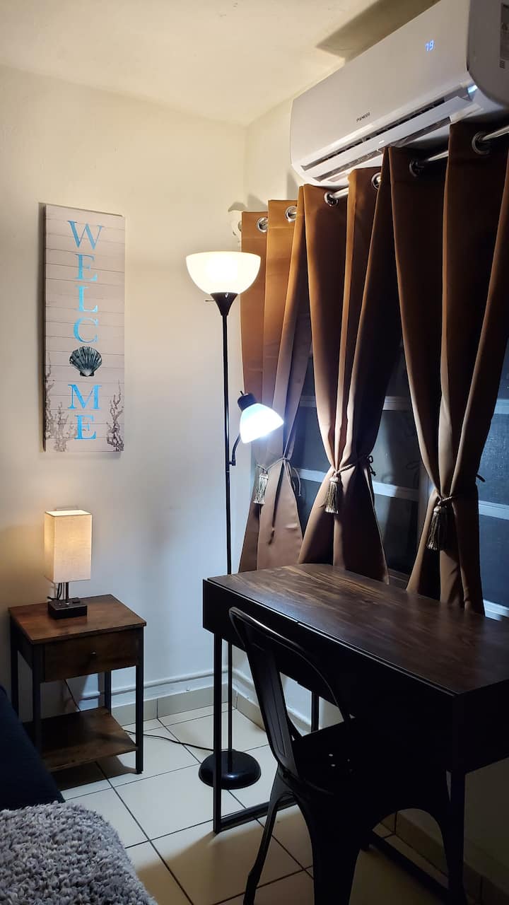 # 8. Central And Cozy Studio With 2 Single Beds - Miami, FL