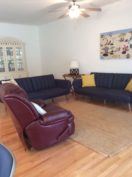 open living area; 2 futons