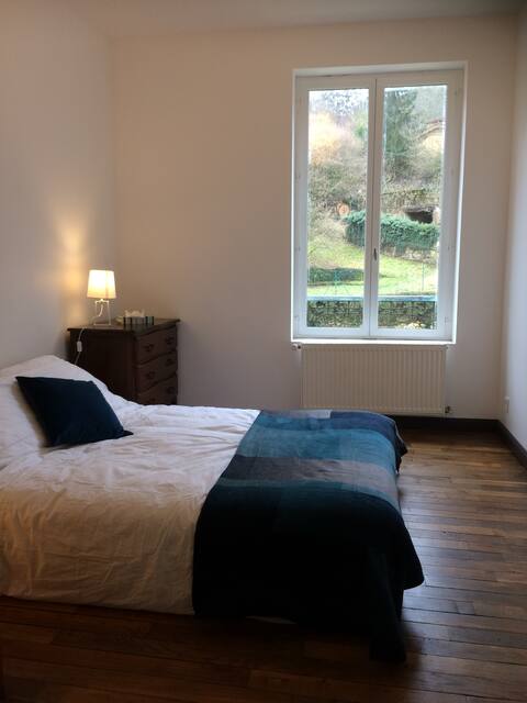 3 rooms + kitchen, private access.