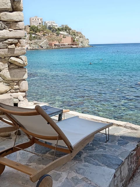 Popular Airbnb listing: Oasea Apartment II Syros in δήμος σύρου ερμούπολης