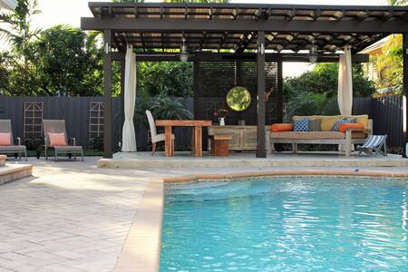 New, Lovely, Chic, Fun, Family Home - Coral Gables
