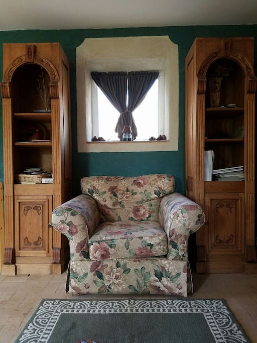 comfortable reading chair