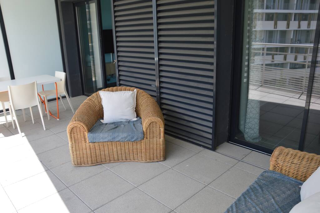 Profitez d une grand terrasse !!