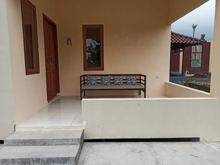 Villa Akasia Dengan Kolam Renang Air Panas - Garut
