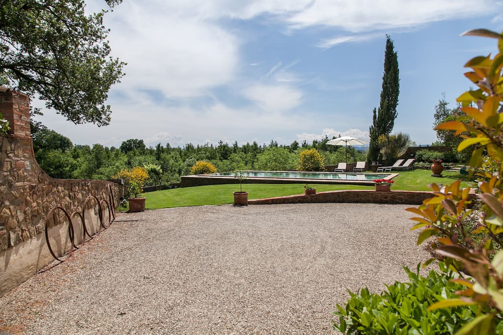 Pool of thr villa for rent in Tuscany