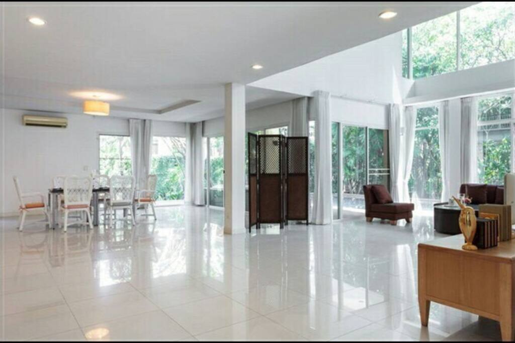 The vast area of living room