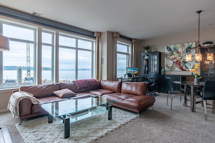 Waterfront Apt. with Spectacular Views