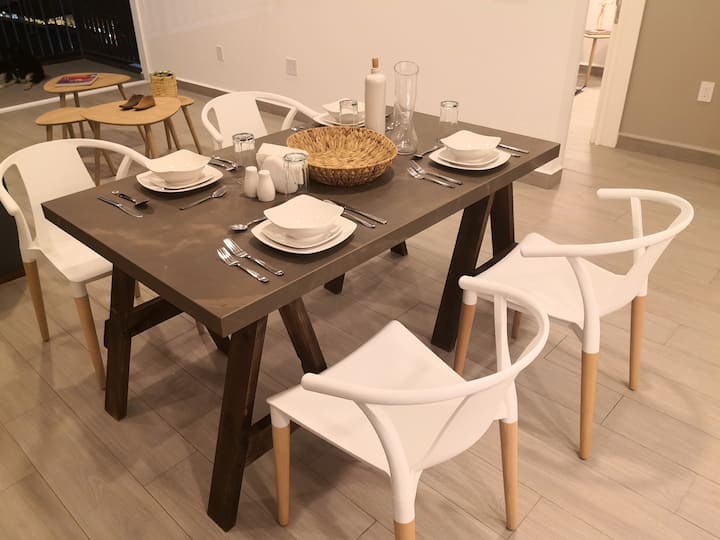 Chumba cha kulia cha wageni 4 hadi 6