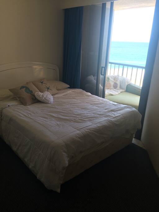 Ocean views and waves sound from bed :)