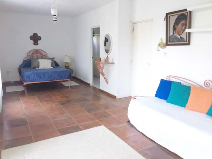 Соба бр. 1: 1
брачен кревет (широк 180-220 см); 1 брачен кревет (широк 180-220 см), 1 брачен кревет (широк 180