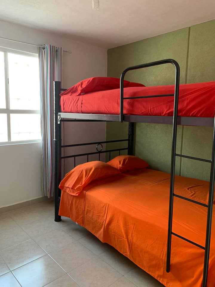 Chumba cha kulala 2 (vitanda vya ghorofa mbili)