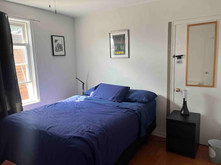 Spavaća soba s bračnim krevetom (širine 150 - 179