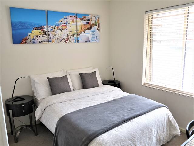 *Premium City+Breakfast+WiFi+CarPark available*