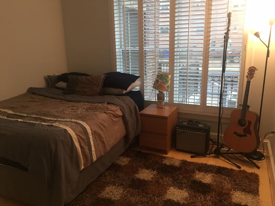 Another view of the bed.