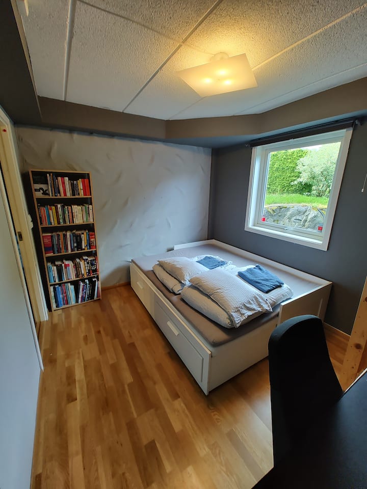 Მეორე საძინებელი ქვედა სართულზე