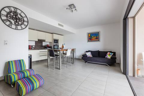 Top Airbnb: Lovely Flat for 2 /4 people Next to the beach in Propriano