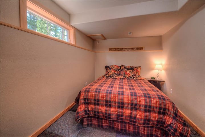 Bračni krevet (širok 150 - 179 cm) u spava