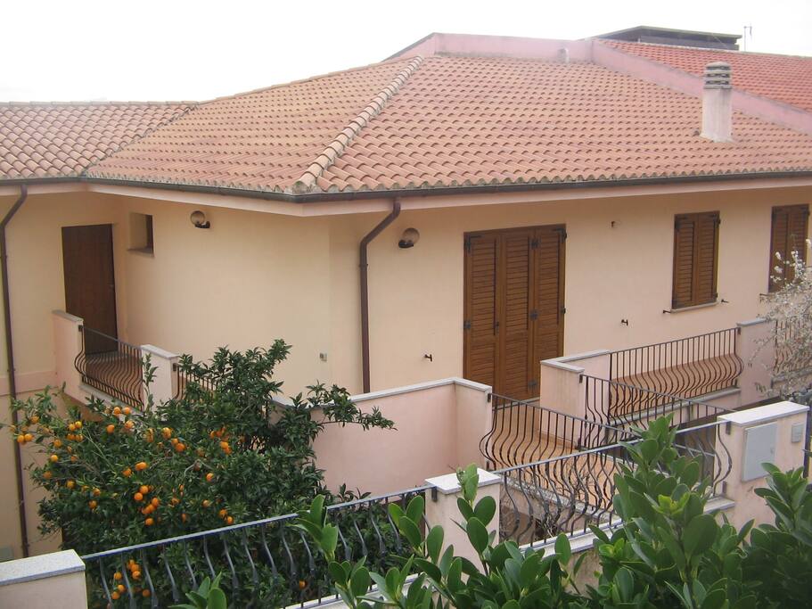 ESTERNO STRUTTURA DA VIA DANTE