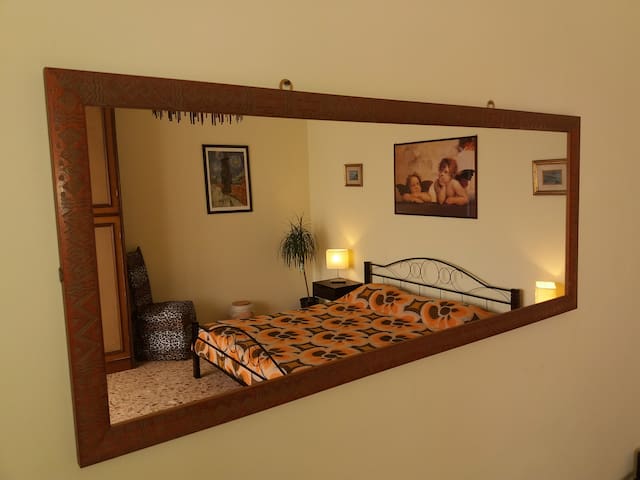 Vintageflat-h24-near-airport-station-services-wifi