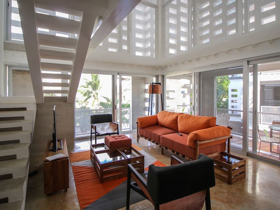 Living Room with huge built-in hammock - Sala con hamaca gigante