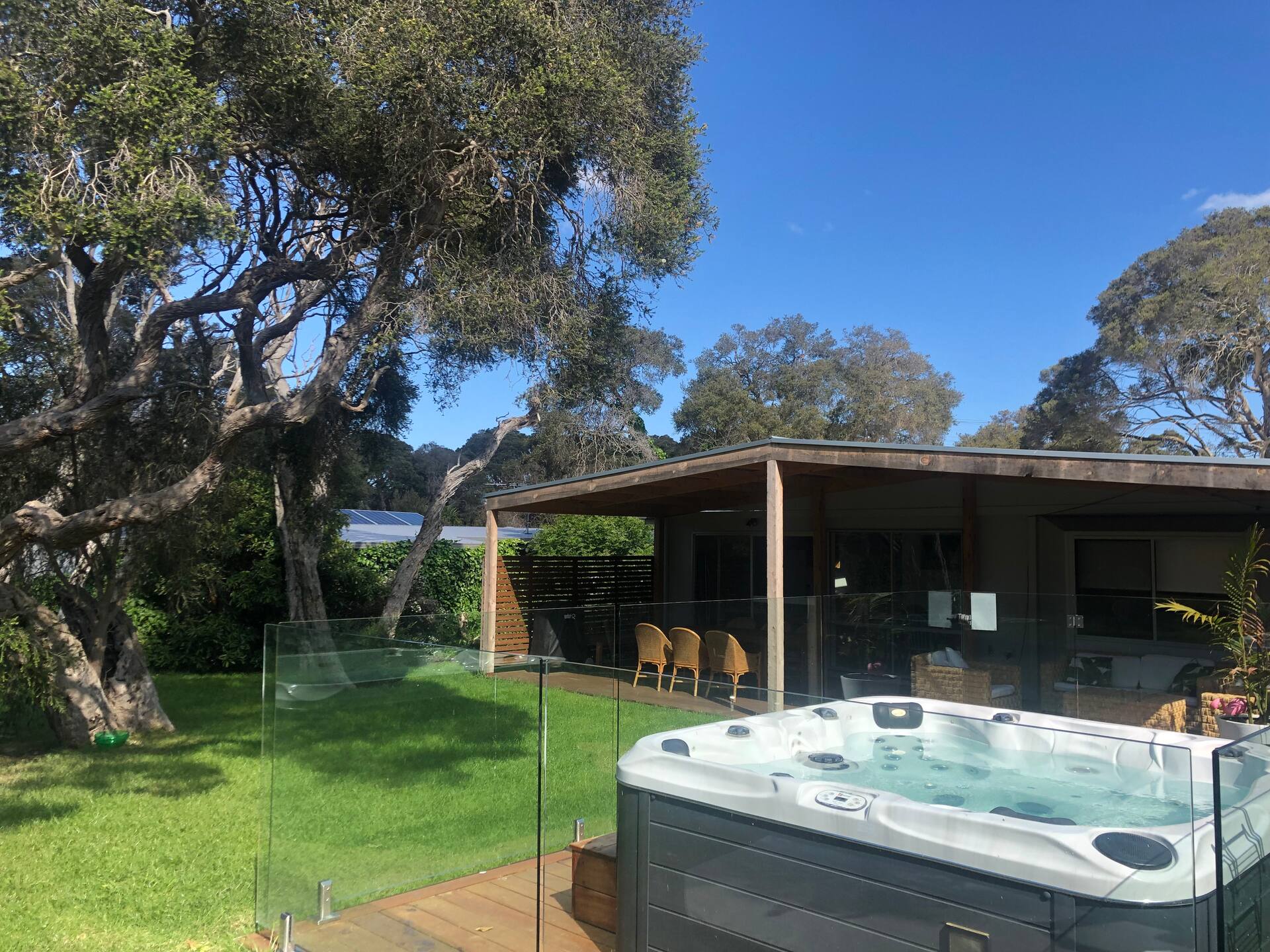 RYE house w Jacuzzi