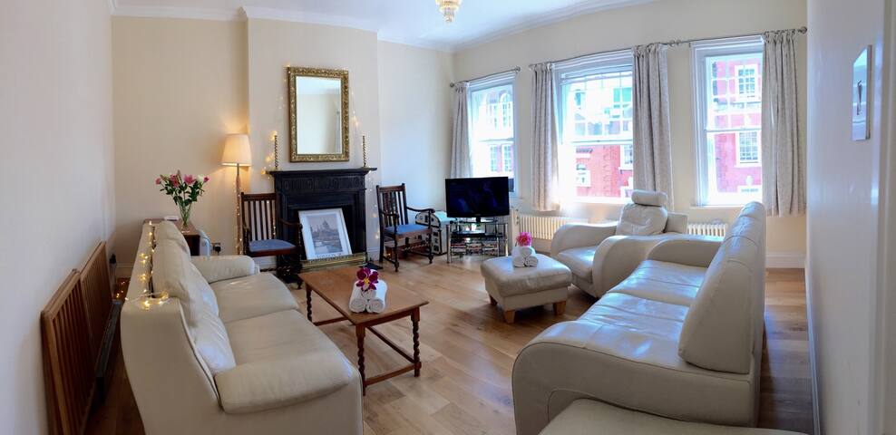 Amazing Apartment – Very Central gallery image 2