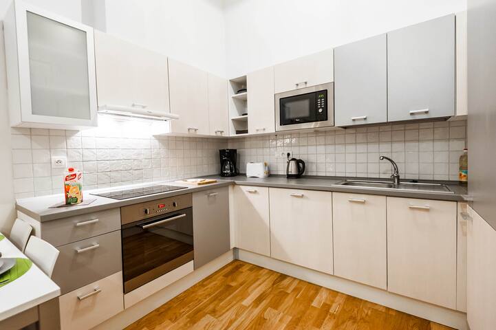 💙pragueforyou💙 Up to 20 pers, Prague downtown! gallery image 5