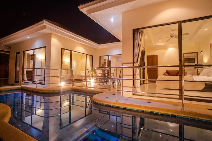 Avoca Pool Villa. Private Pool & Jacuzzi. #65