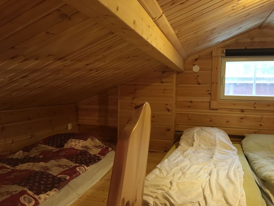 6 sleeping places upstairs