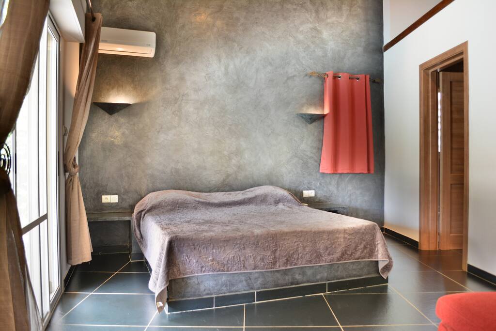 Chambre grise Villa Fraise