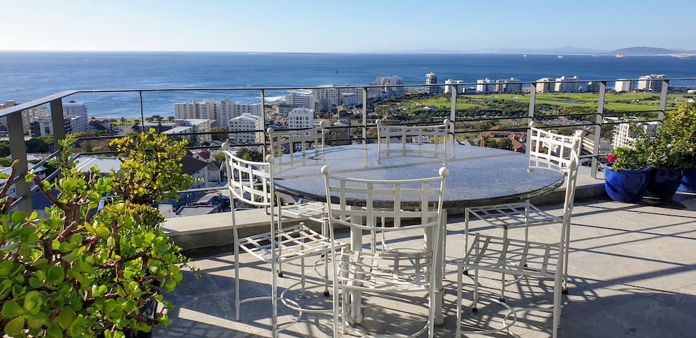 Luxury Modern Home | Springbok Road 3 Bed | Pool gallery image 2