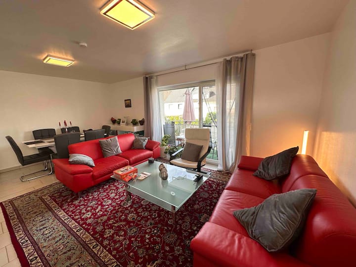 Bright Large 3 Room Oasis With Balcony - Troisdorf
