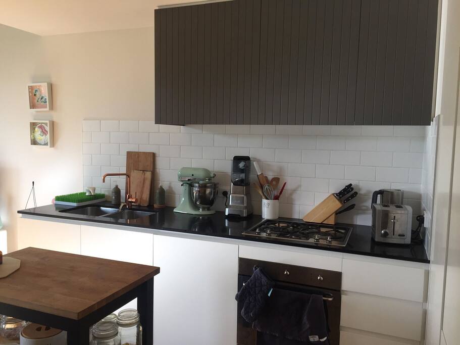 Full kitchen