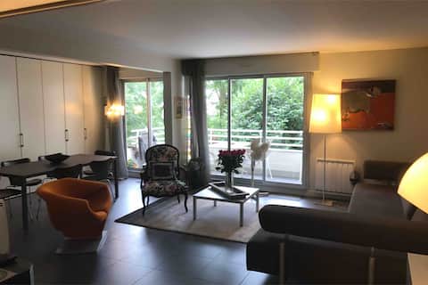 Top Airbnb: Large, quiet and luxury apartment. à Boulogne Billancourt
