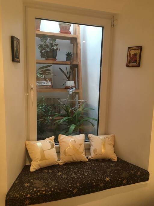 Window well