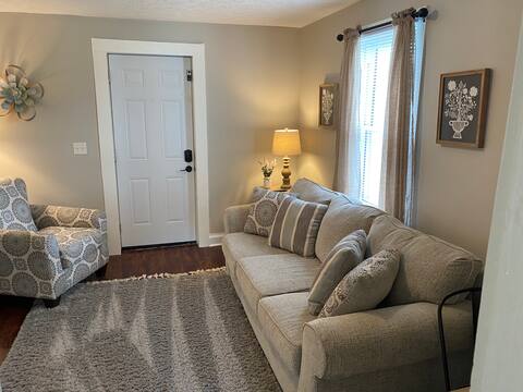 Quirky and Cute Upstairs Apartment