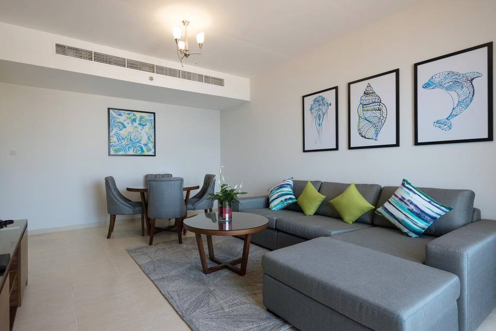 Relaxing & Spacious living room