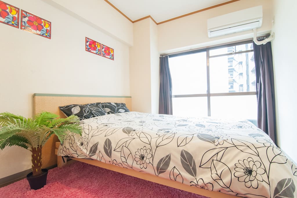 Comfortable beds and closet with hangers The following keywords let you easily find the room you want to book. 大阪 難波 USJ 道頓堀 大阪城 心斎橋 梅田 関西空港 京都 神戸 奈良 Namba Osaka USJ Dotombori Osaka Castle Shinsaibashi Umceda Kansai Airport KIX Kyoto Kobe Nara
