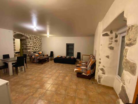 Buissard , apartment+ cave room