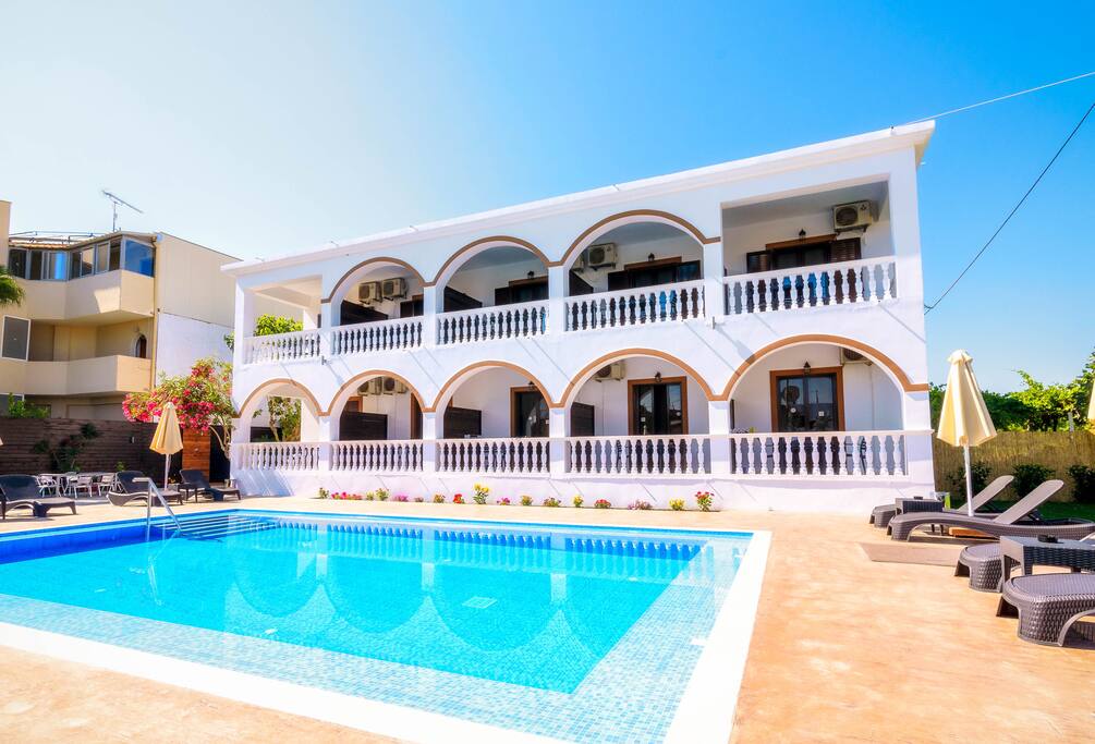 Facade - pool area
