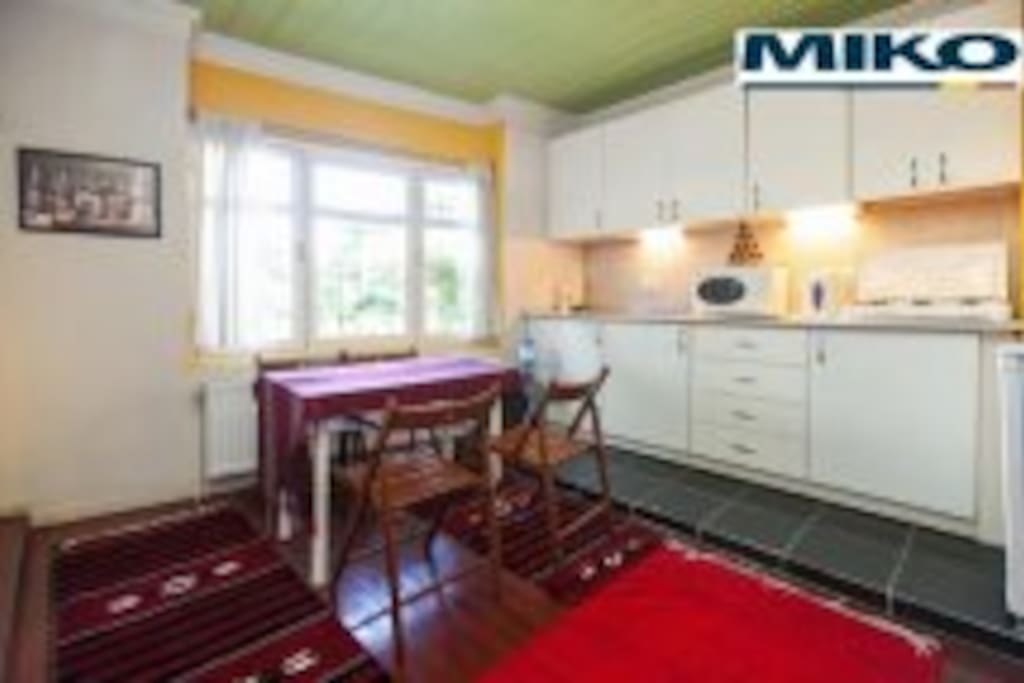 Living room 1
Kitchen 1