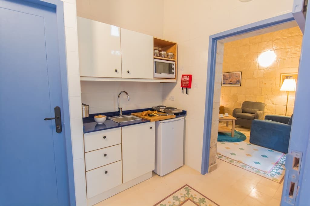 Casa San Carlo Valletta – Azure